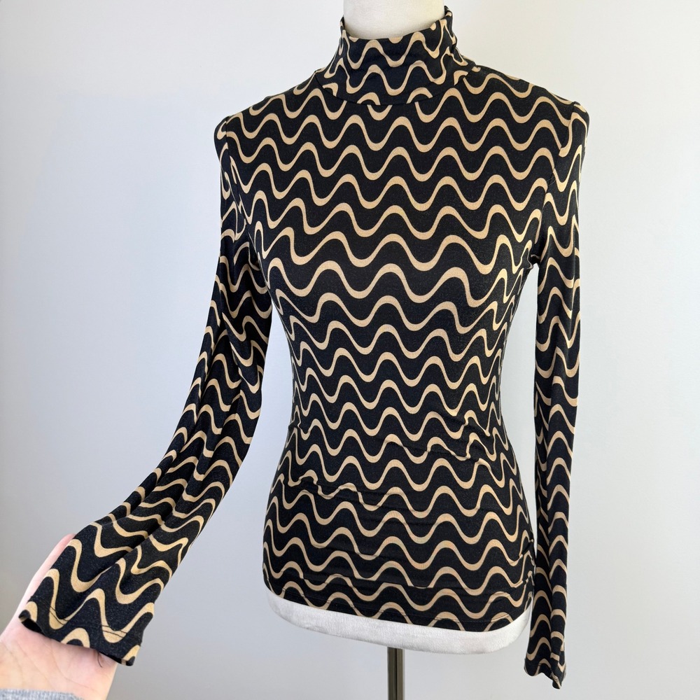 Stradivarius Womens Wavy Psychedelic Print Turtleneck Fitted Top Black Tan Small